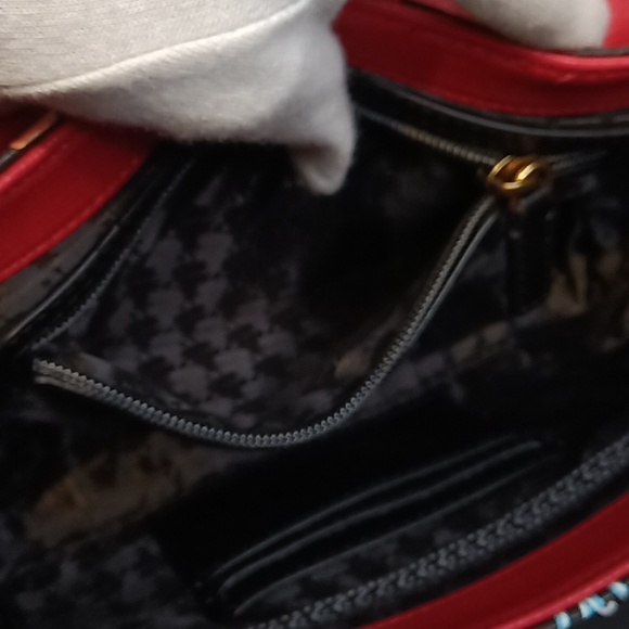 Karl Lagerfeld Neon Graffiti Shoulder Bag โค๏ธ๐๐๐ - Picture 15 of 17